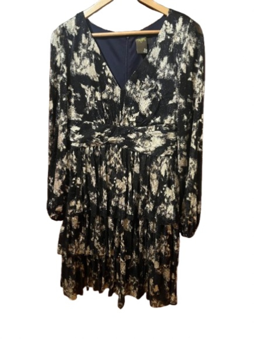 NWT Taylor Long Sleeve V-Neck Black and Gold Metallic Tiered Dress Size 10